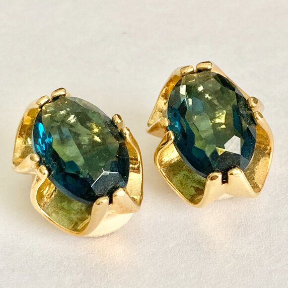 Vintage Montana Blue Glass Clip On Earrings Jeweled Cut Gold Plated Huggie 70s - Picture 3 of 9